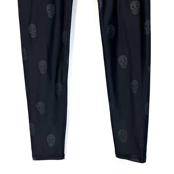 Terez | Skull Foil Printed Leggings Size S - Picture 4 of 14